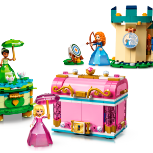 LEGO® 43203 Disney Zaklęte twory Aurory, Meridy i Tiany