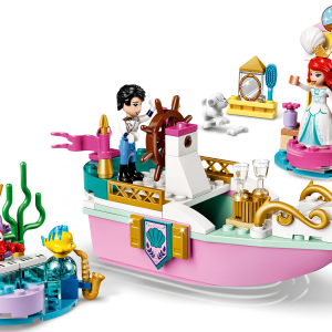 LEGO® 43191 Disney Świąteczna łódź Arielki
