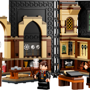 LEGO® 76397 Harry Potter Chwile z Hogwartu: zajęcia z obrony przed czarną magią