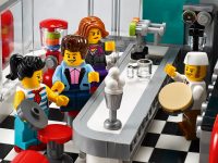 LEGO® 10260 Creator Expert Bistro w śródmieściu