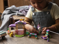 LEGO® 41441 Friends Szkółka jeździecka i przyczepa dla konia