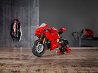 LEGO® 42107 Technic Ducati Panigale V4 R