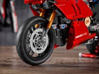 LEGO® 42107 Technic Ducati Panigale V4 R