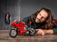LEGO® 42107 Technic Ducati Panigale V4 R