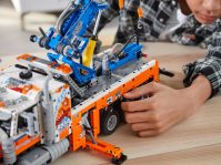 LEGO® 42128 Technic Ciężki samochód pomocy drogowej
