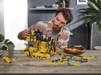 LEGO® 42131 Technic Sterowany przez aplikację buldożer Cat D11