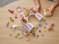 LEGO® 43195 Disney Królewskie stajnie Belli i Roszpunki