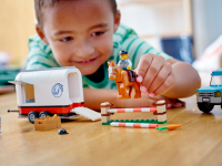LEGO® 60327 City Przyczepa do przewozu koni